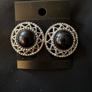 Sarah Coventry Black and Silver Filigree Earrings
